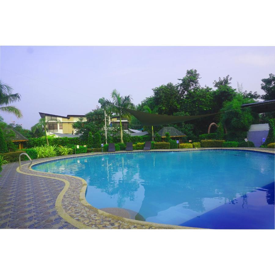 Floating Sanctuary Resort Powered By Cocotel Bulacan المظهر الخارجي الصورة